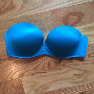 Victoria’s Secret strapless bombshell bra